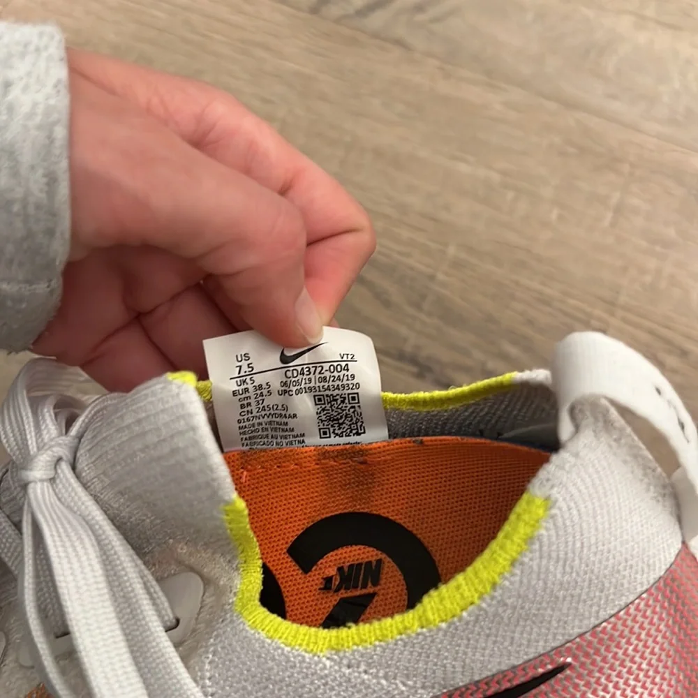 Nike lightweight women’s